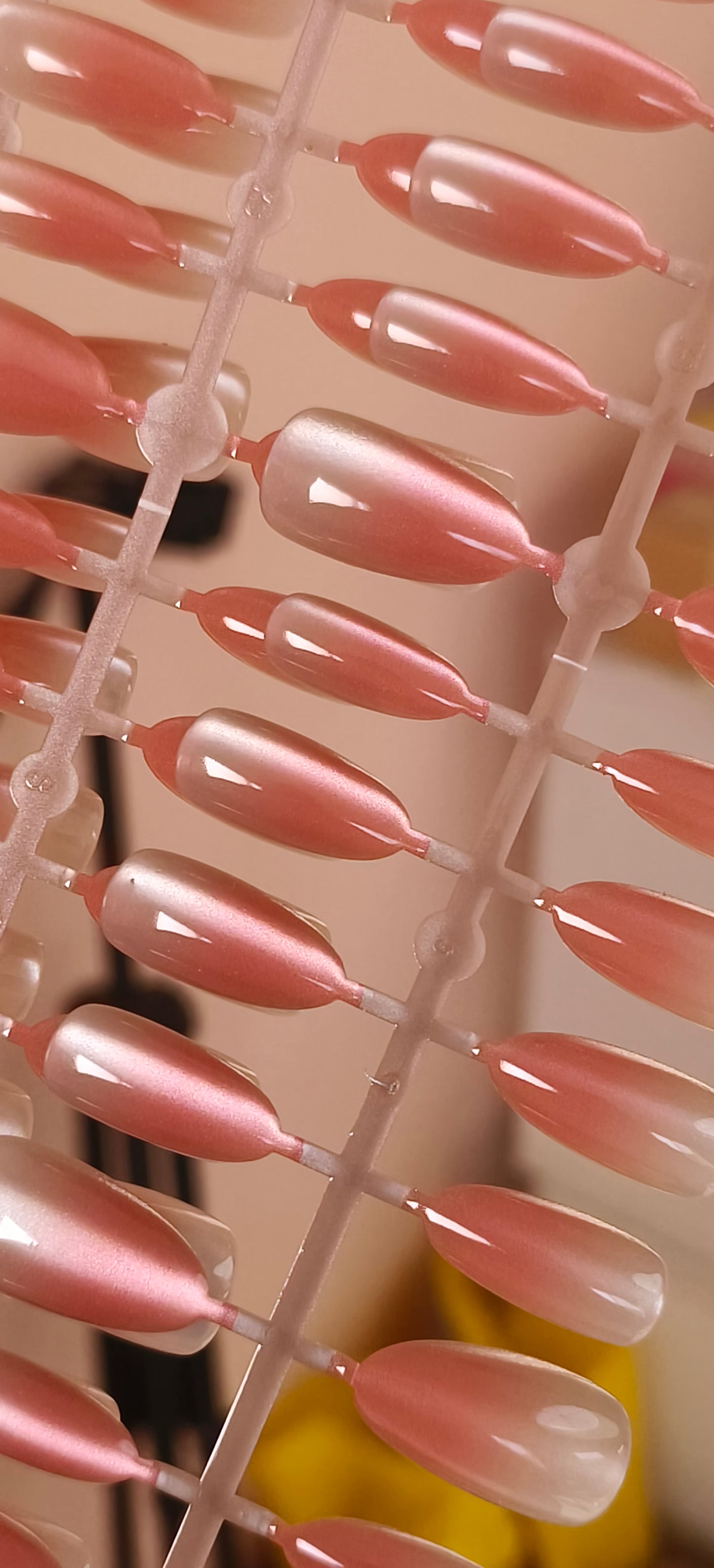 Rosy Amber - 10 pcs Hand Made Cat eye Nails with application kit