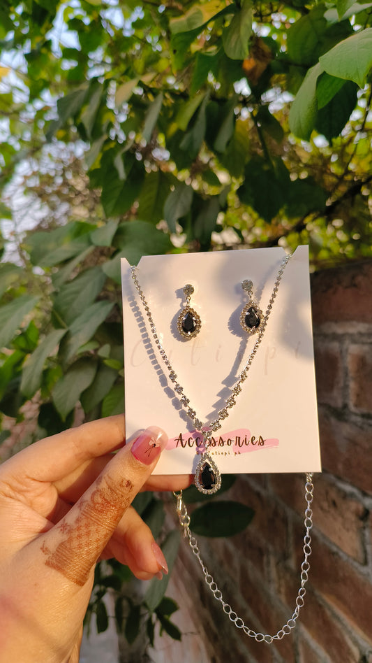 Waterdrop Silver-Plated Jewelry Set – Elegant Necklace & Earrings
