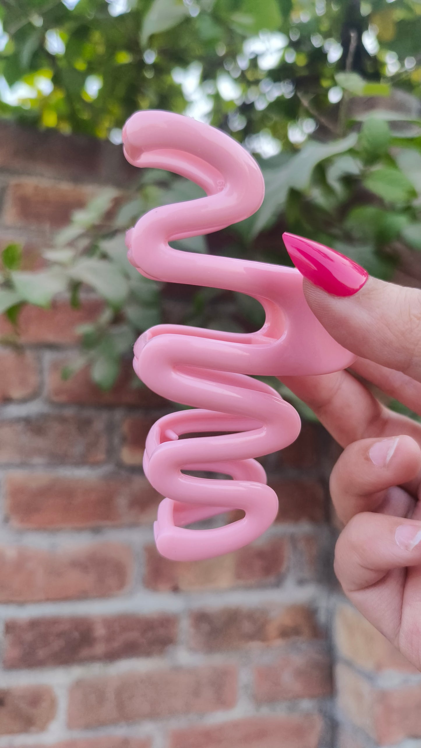 🌊 Elegant Large Wave Hair Claw Clip – Non-Slip & Stylish for Thick Hair 💖
