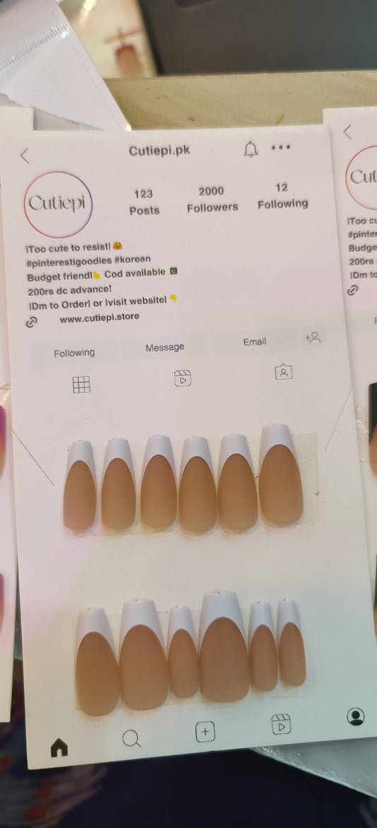 Frosted Elegance – 30pcs Nail Set with Application Kit