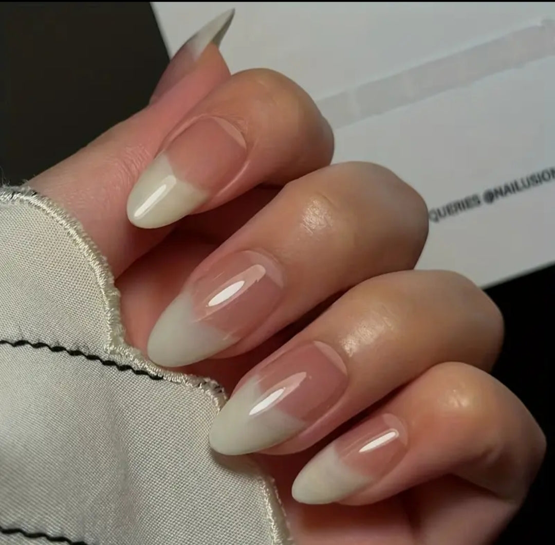 Realistic French | 12pcs Viral Nails with Application Kit (Bridal Wear)