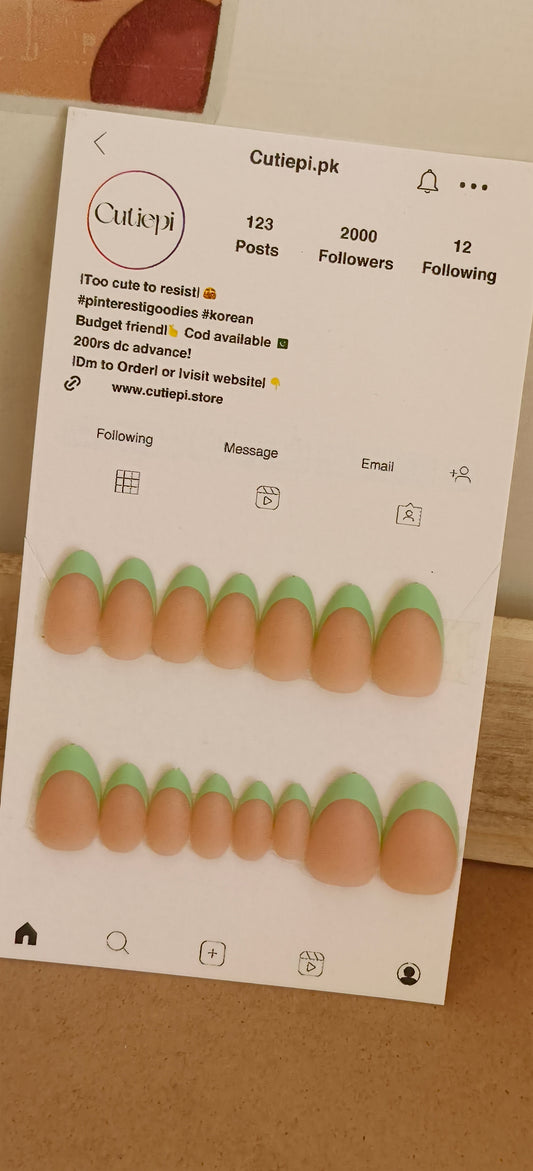 Mint French – 15pcs Matte nails with Application Kit