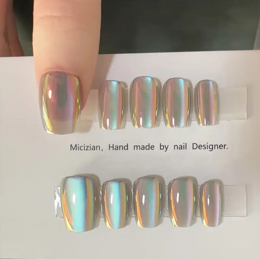 Luxury handmade press ons in Pakistan, bringing premium nails to your budget.
