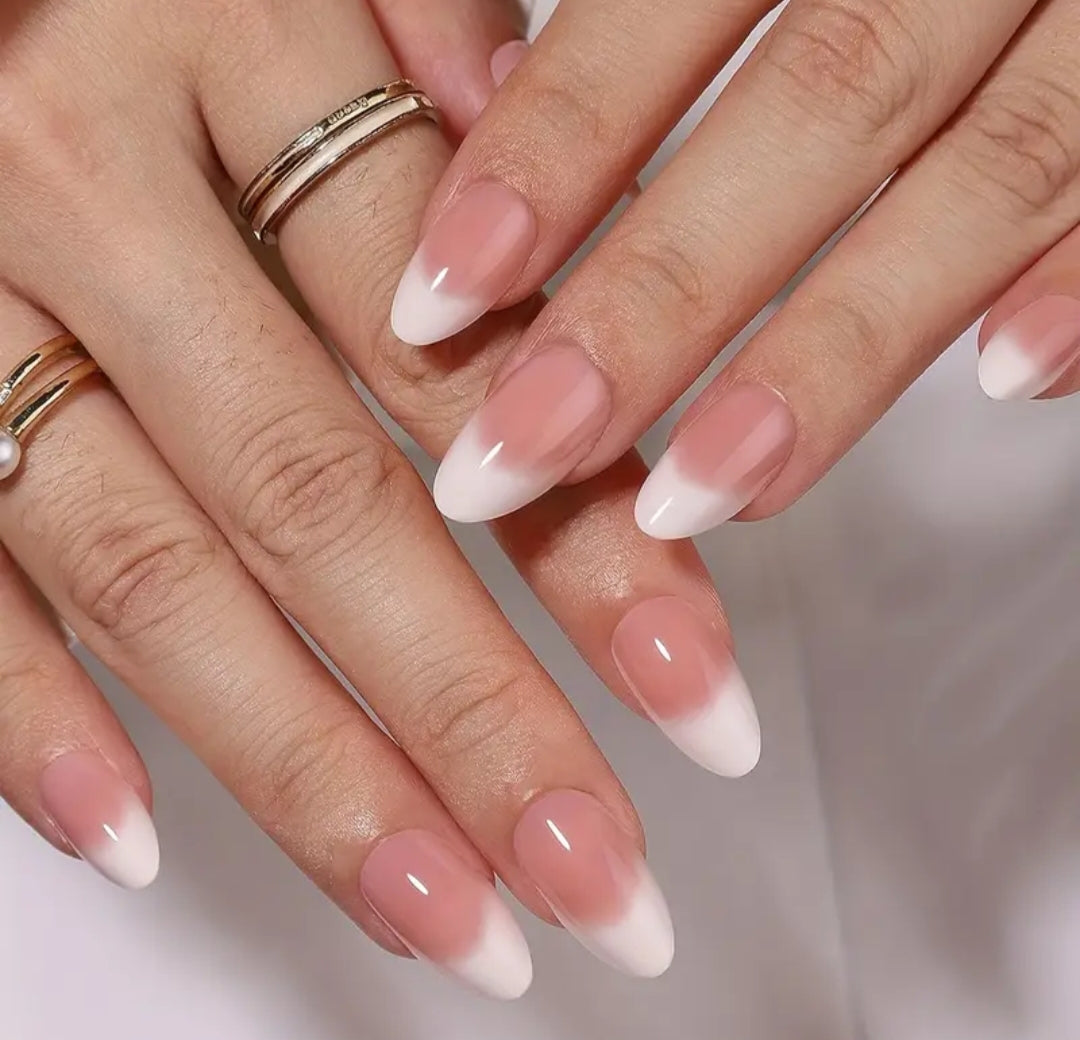 “Affordable Pakistan press-on nails with stylish designs,  nail set with application kit for everyday wear.”