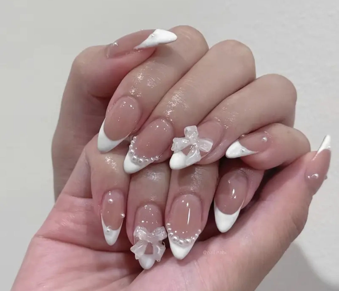 Bow French – 10pcs Stylish Nail Set with Application Kit