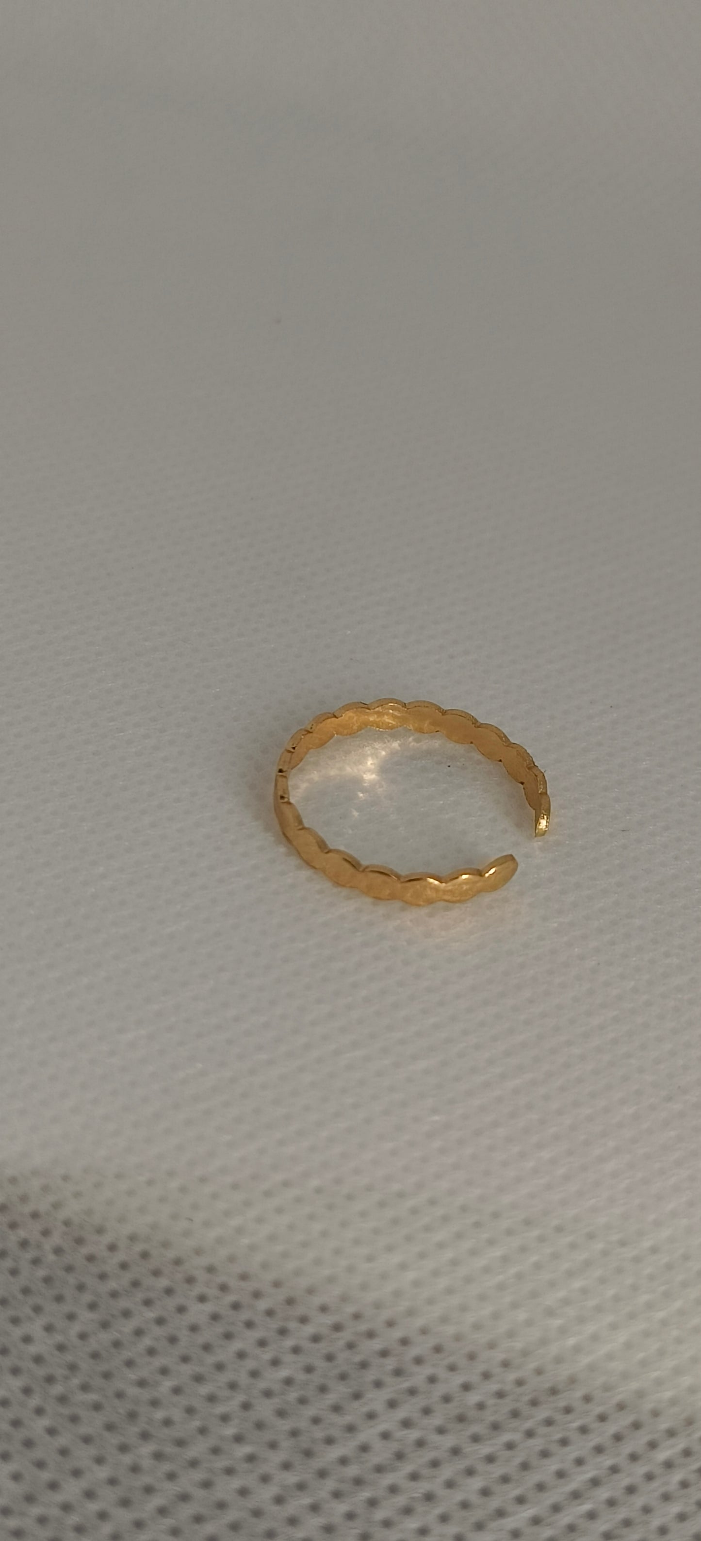 Adjustable round Ring