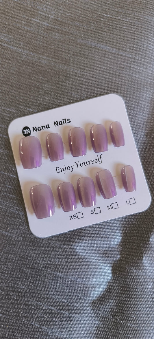 Lavender Glaze Cat Eye Nails – 10pcs with Application Kit
