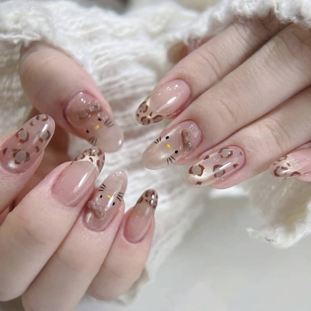 “Affordable Pakistan press-on nails with stylish designs,  nail set with application kit for everyday wear.”