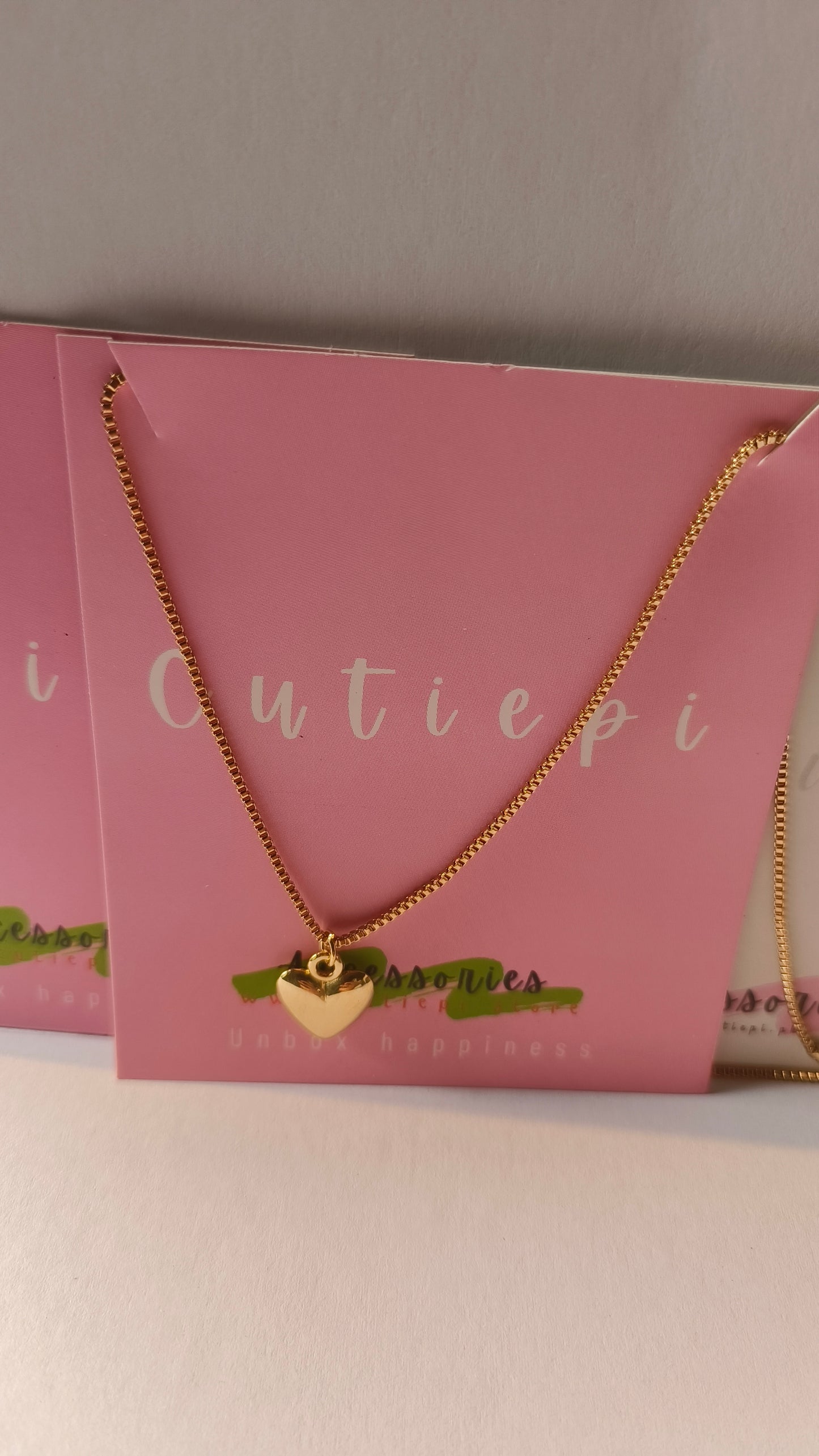 Elegant Heart Pendant Necklace – Timeless & Charming
