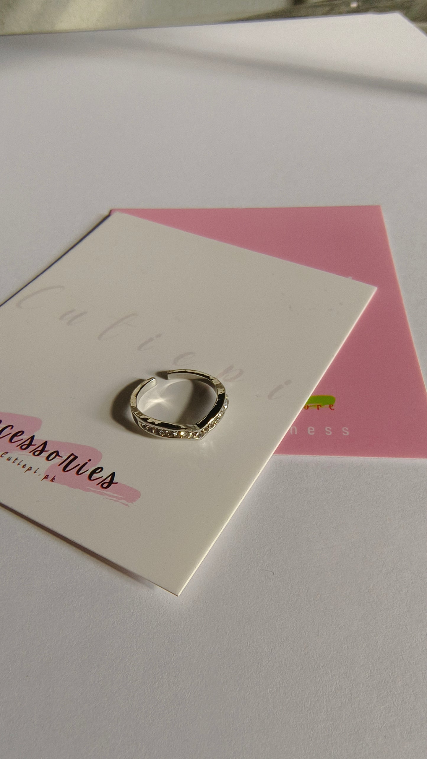 V-Shaped Silver Ring with Zircon – Modern & Elegant